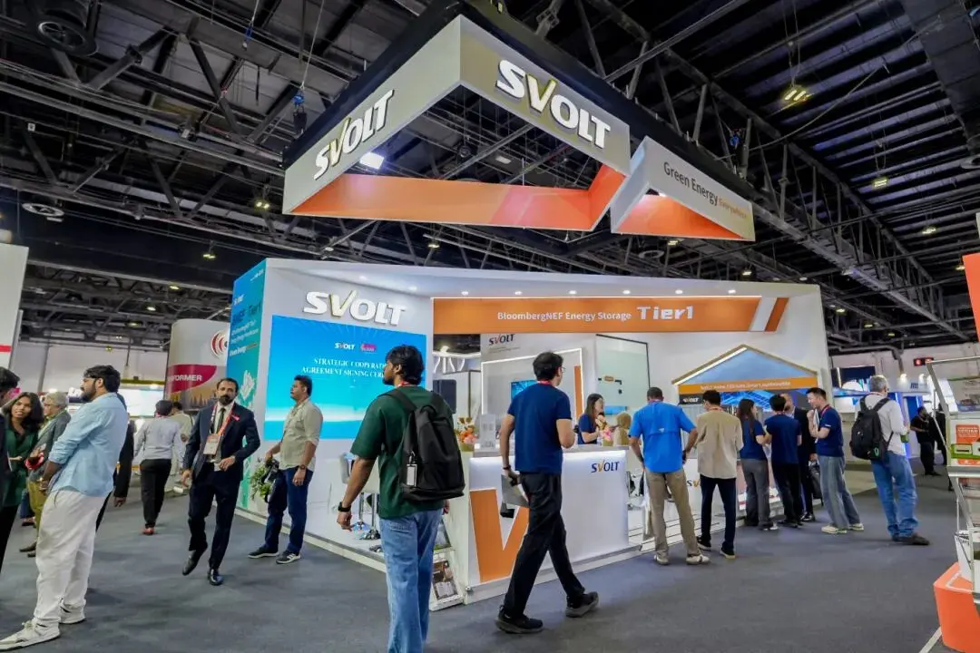 Visitors exploring SVOLT Energy’s energy storage solutions at Middle East Energy 2026 in Dubai