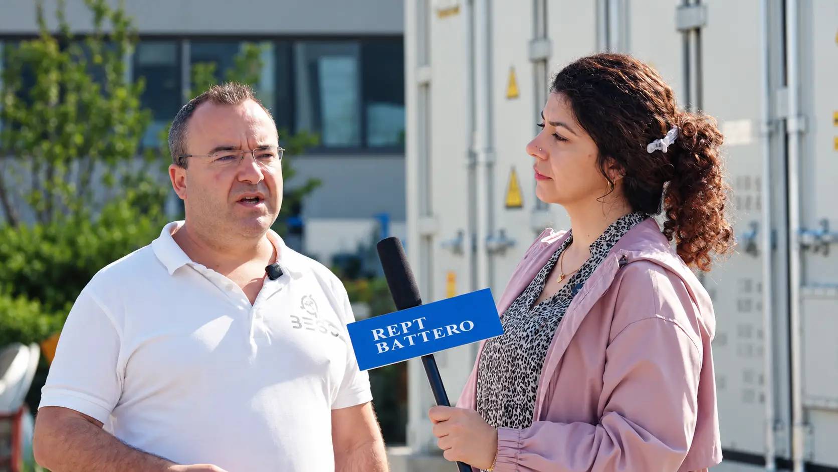 封面-On-site interview beside the battery storage system at Bulmetal’s facility in Bulgaria